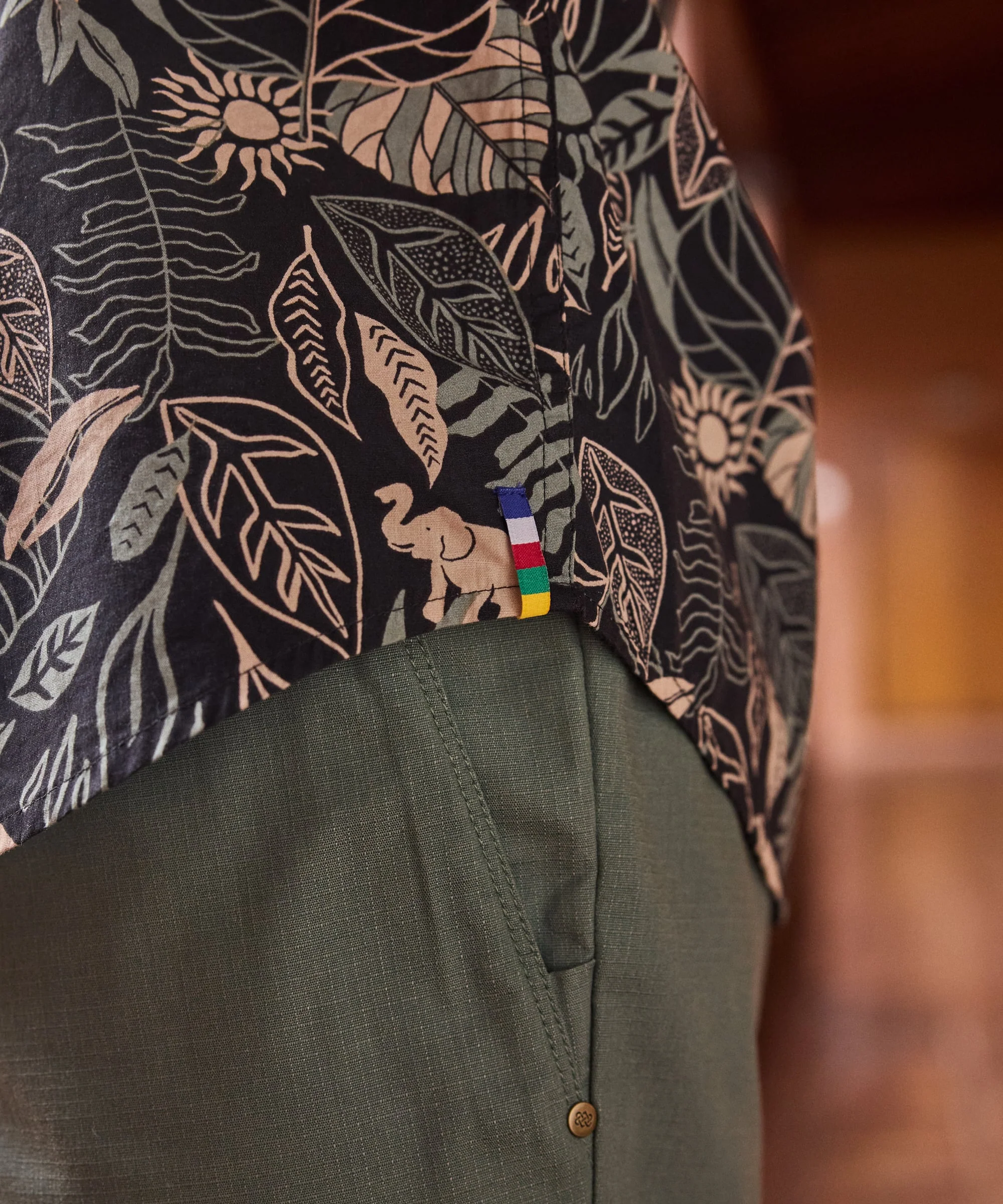Balun Short Sleeve Shirt - Black Tropical - Image 4