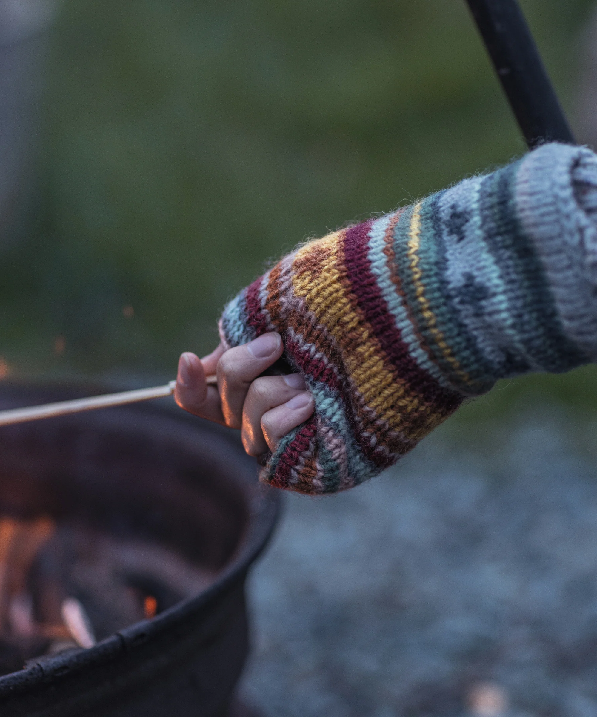 Jinpa Wrist Warmer - Dark Thyme - Image 2