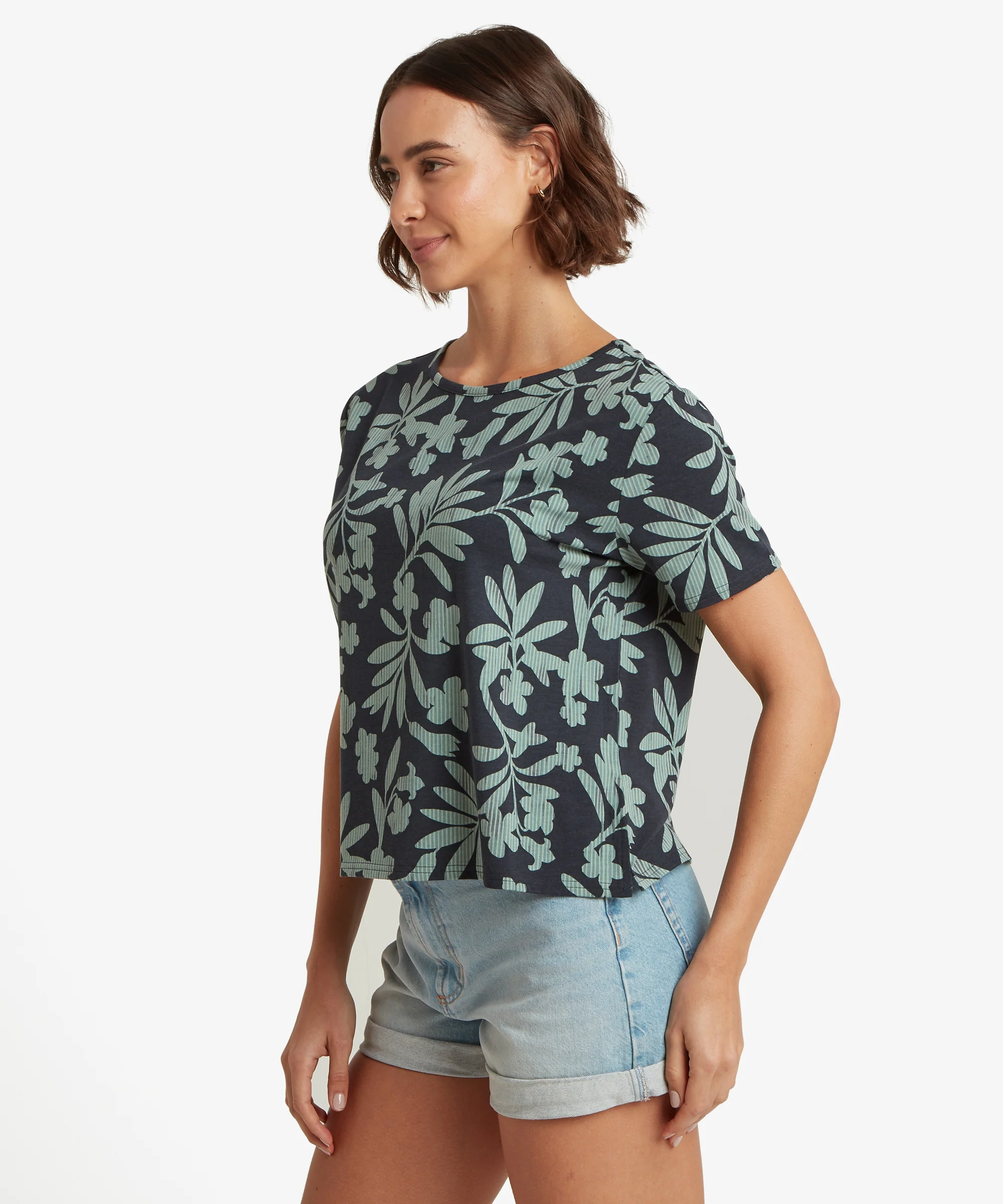 Neha Relaxed T-Shirt - Black Gurans - Image 4
