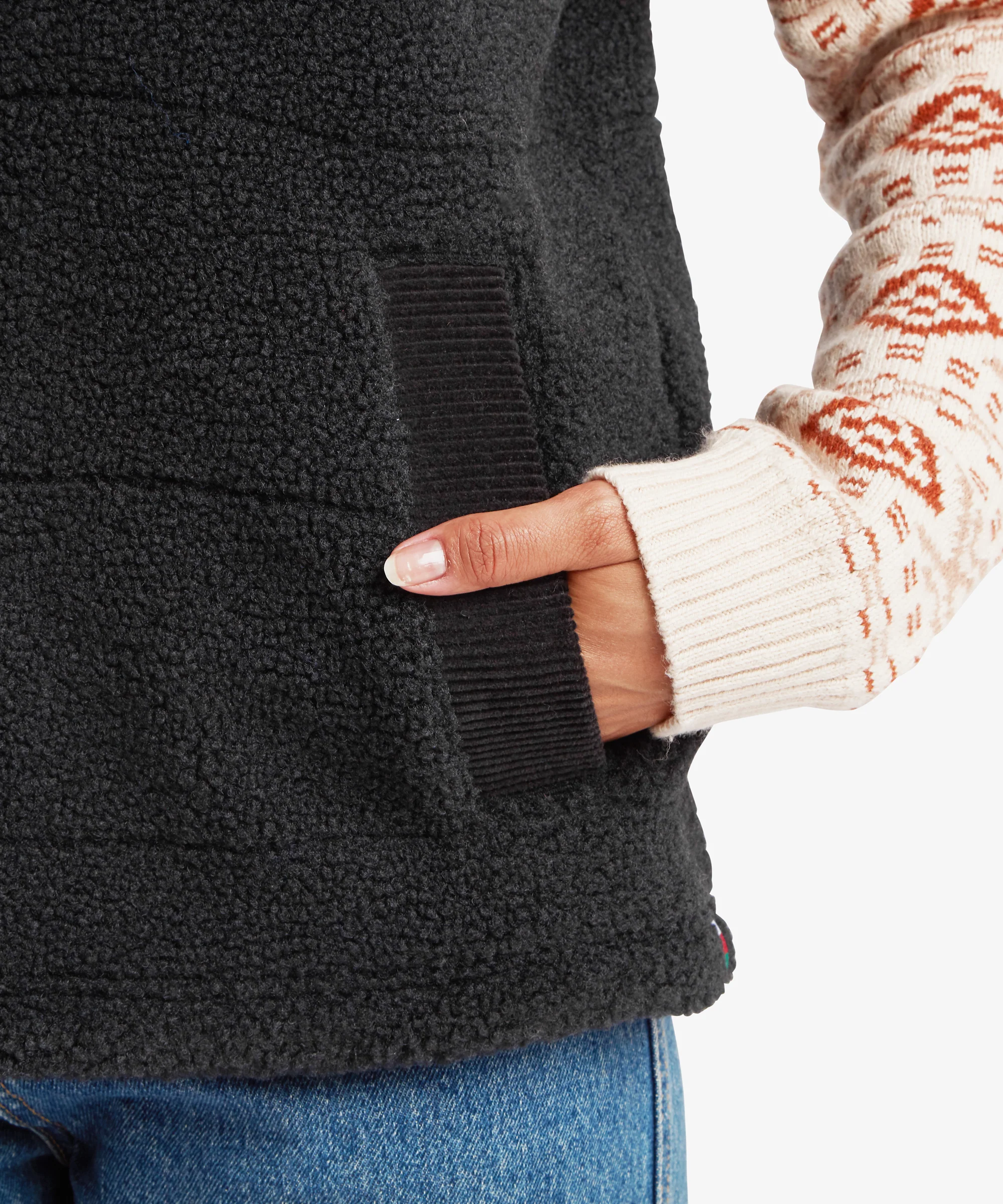 Rangeli Fleece Vest - Black - Image 7